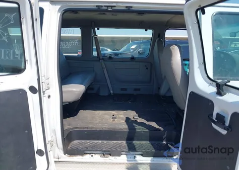 2002 Ford E-350 Super Duty Xl/Xlt из США, поврежденный, VIN 1FBSS31LX2HA87024